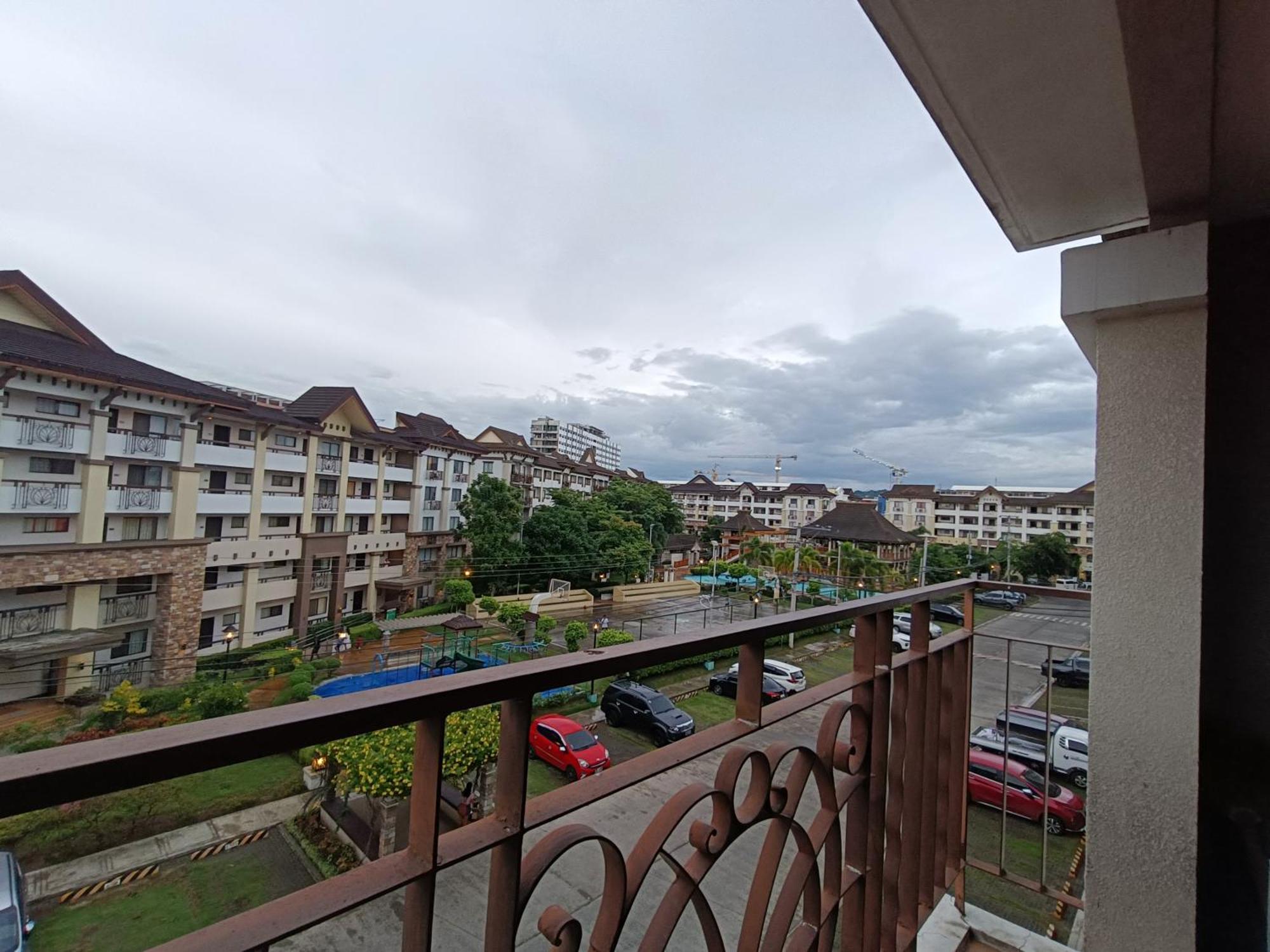 1Bedroom One Oasis Condo Fullyfurnished Davao Bagian luar foto